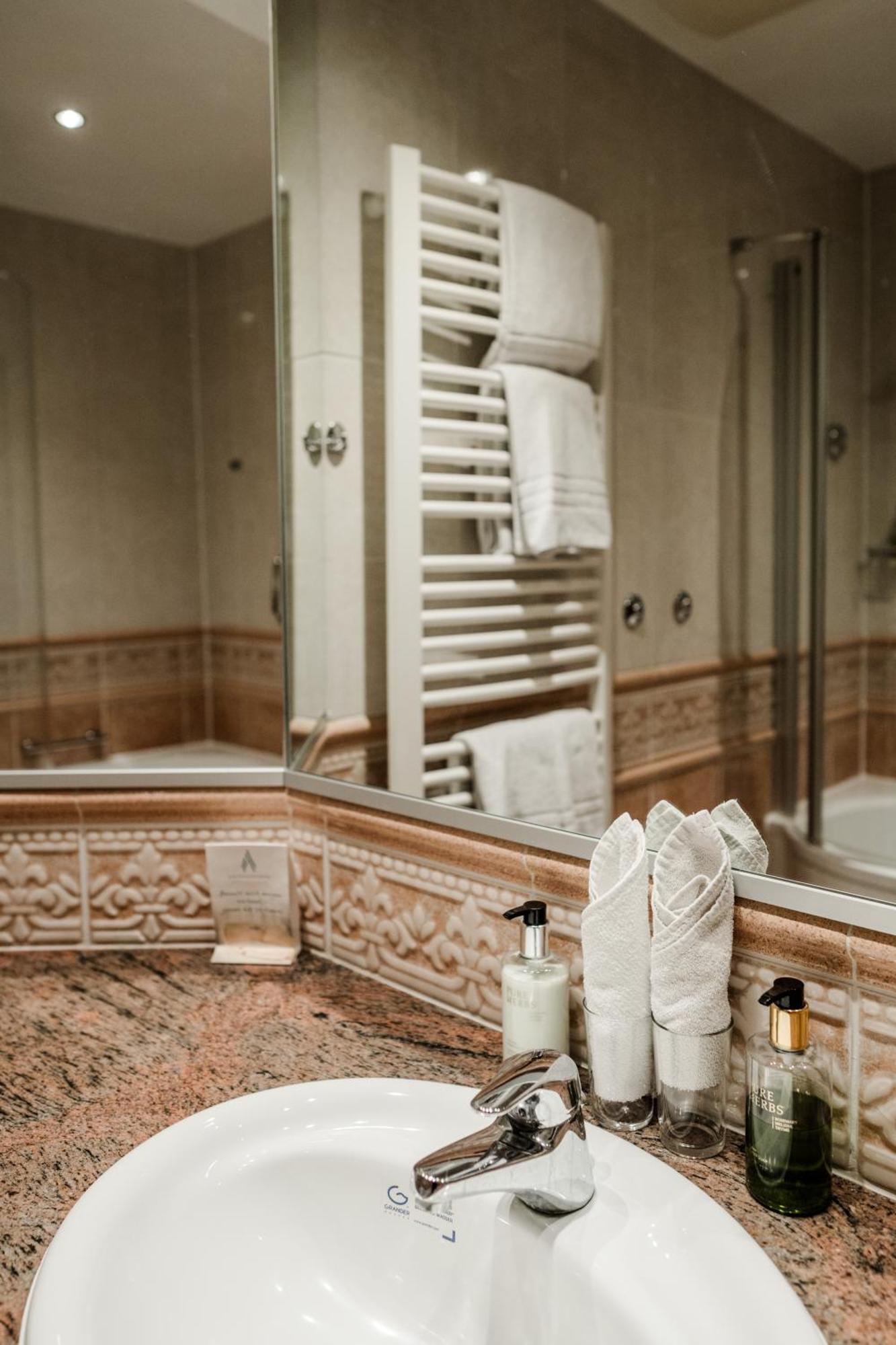 Hotel Antoniushof Ruhstorf an der Rott Dış mekan fotoğraf