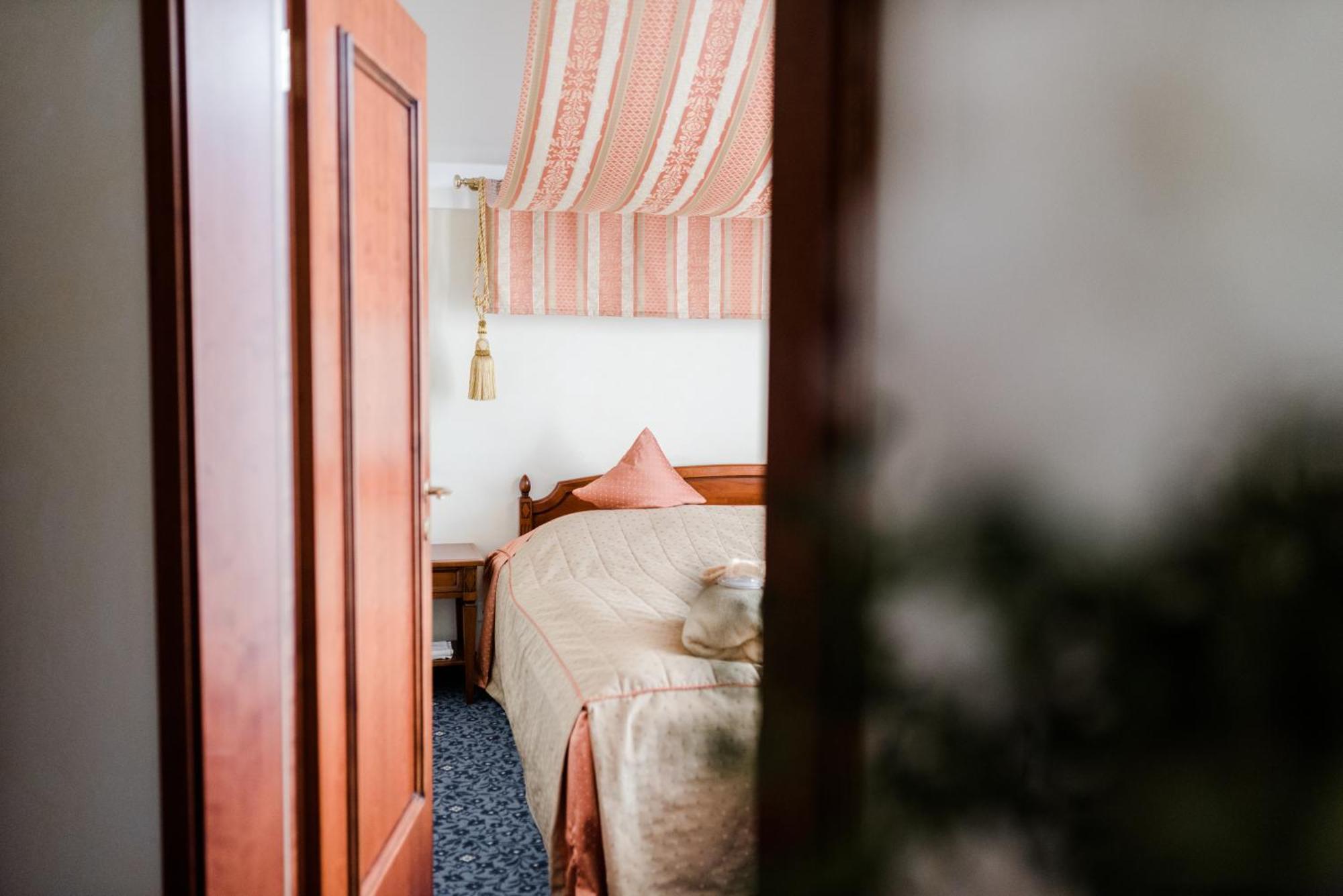 Hotel Antoniushof Ruhstorf an der Rott Oda fotoğraf