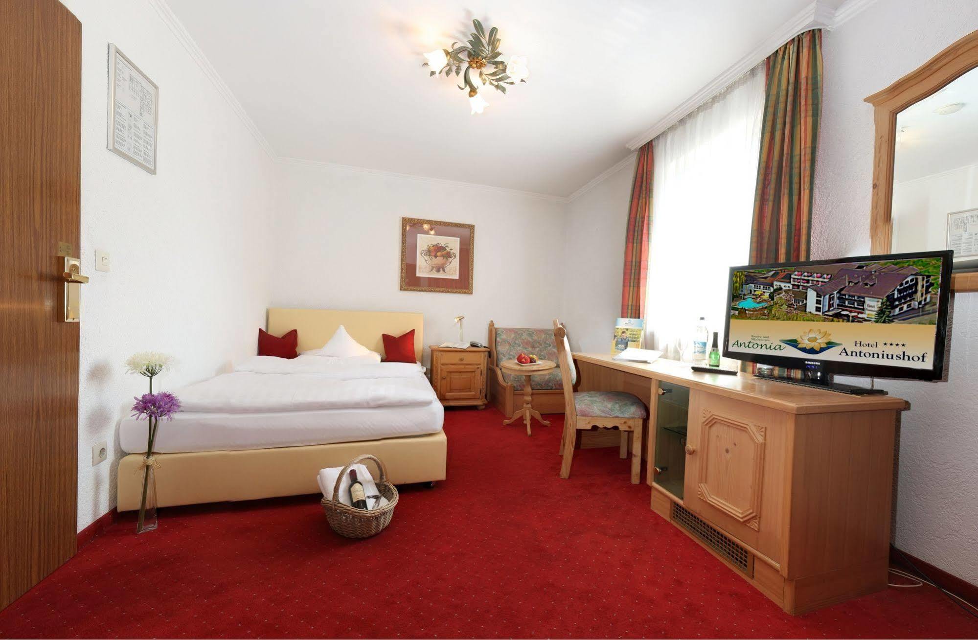 Hotel Antoniushof Ruhstorf an der Rott Dış mekan fotoğraf